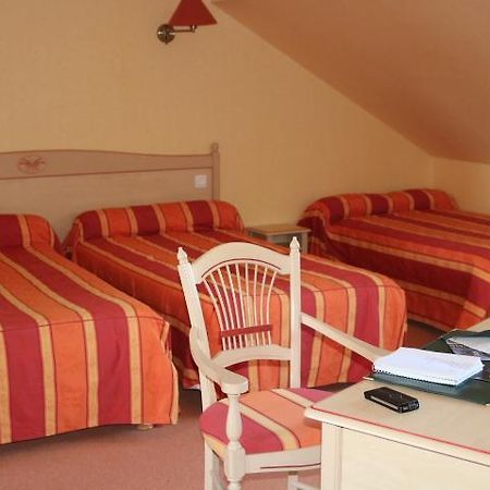 ホテル Logis Le Port Saint Aubin Morannes sur Sarthe-Daumeray エクステリア 写真
