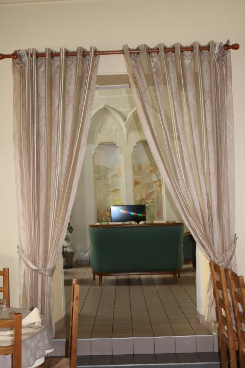 ホテル Logis Le Port Saint Aubin Morannes sur Sarthe-Daumeray エクステリア 写真