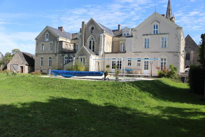 ホテル Logis Le Port Saint Aubin Morannes sur Sarthe-Daumeray エクステリア 写真